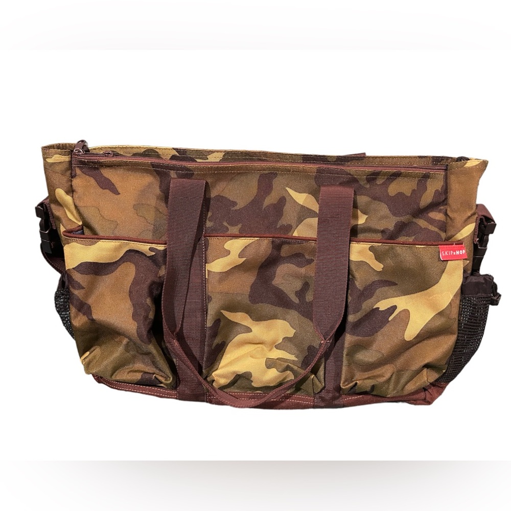 Skip Hop Diaper bag  cameo with multiple compartments